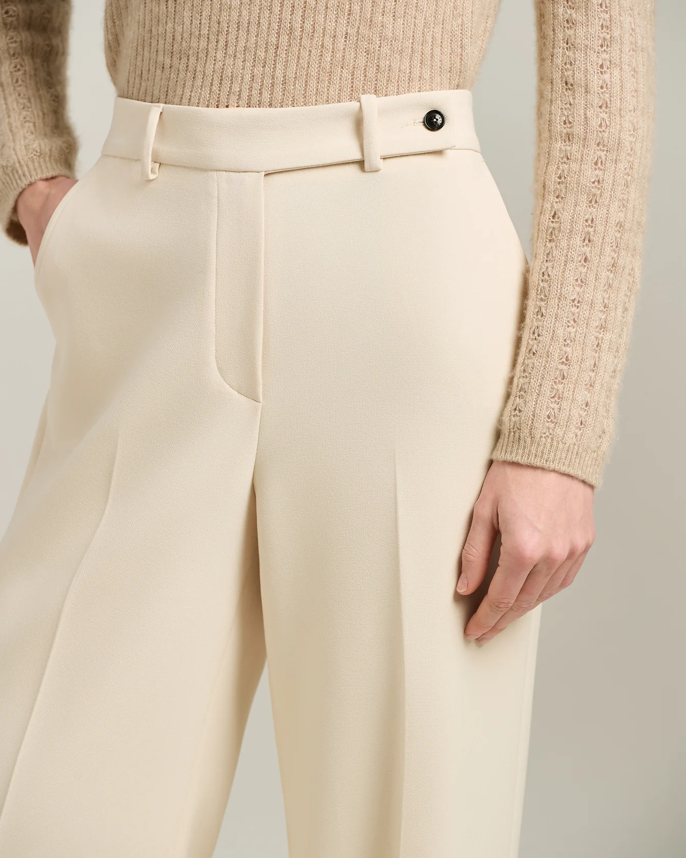 CREAM WHITE WIDE-LEG TROUSERS IN TECHNICAL FABRIC - Image 4