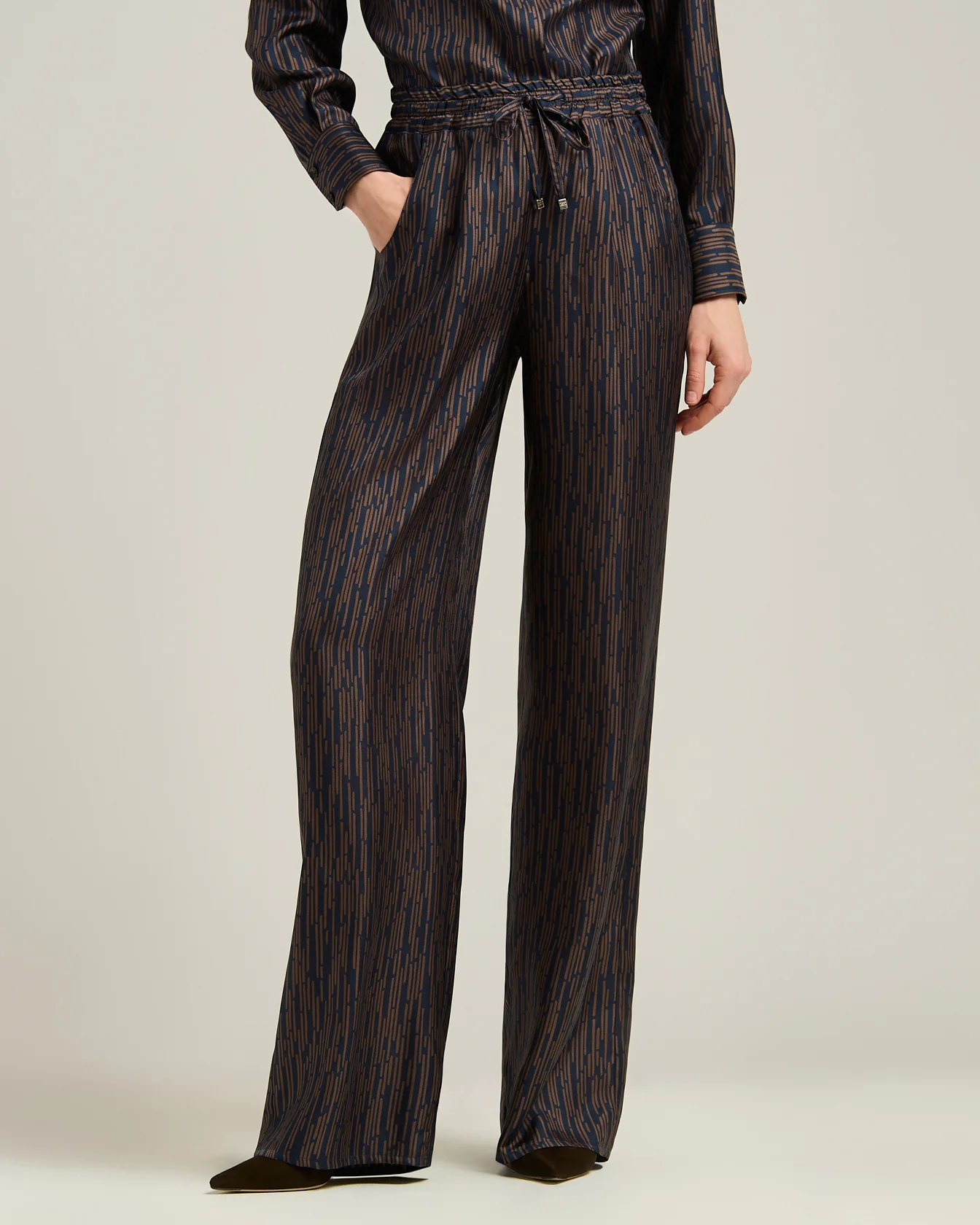 BLUE AND BROWN PRINTED SILK PALAZZO TROUSERS - Image 2