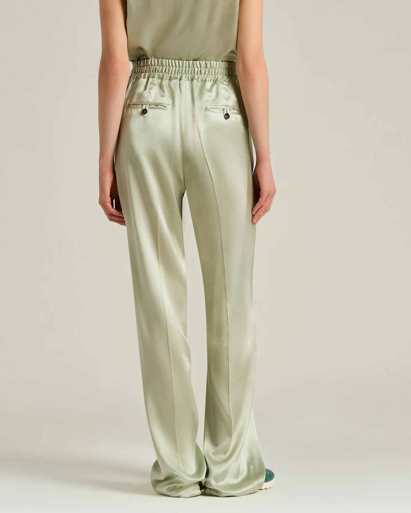 FLUID SATIN TROUSERS IN GREEN SILK - Image 3
