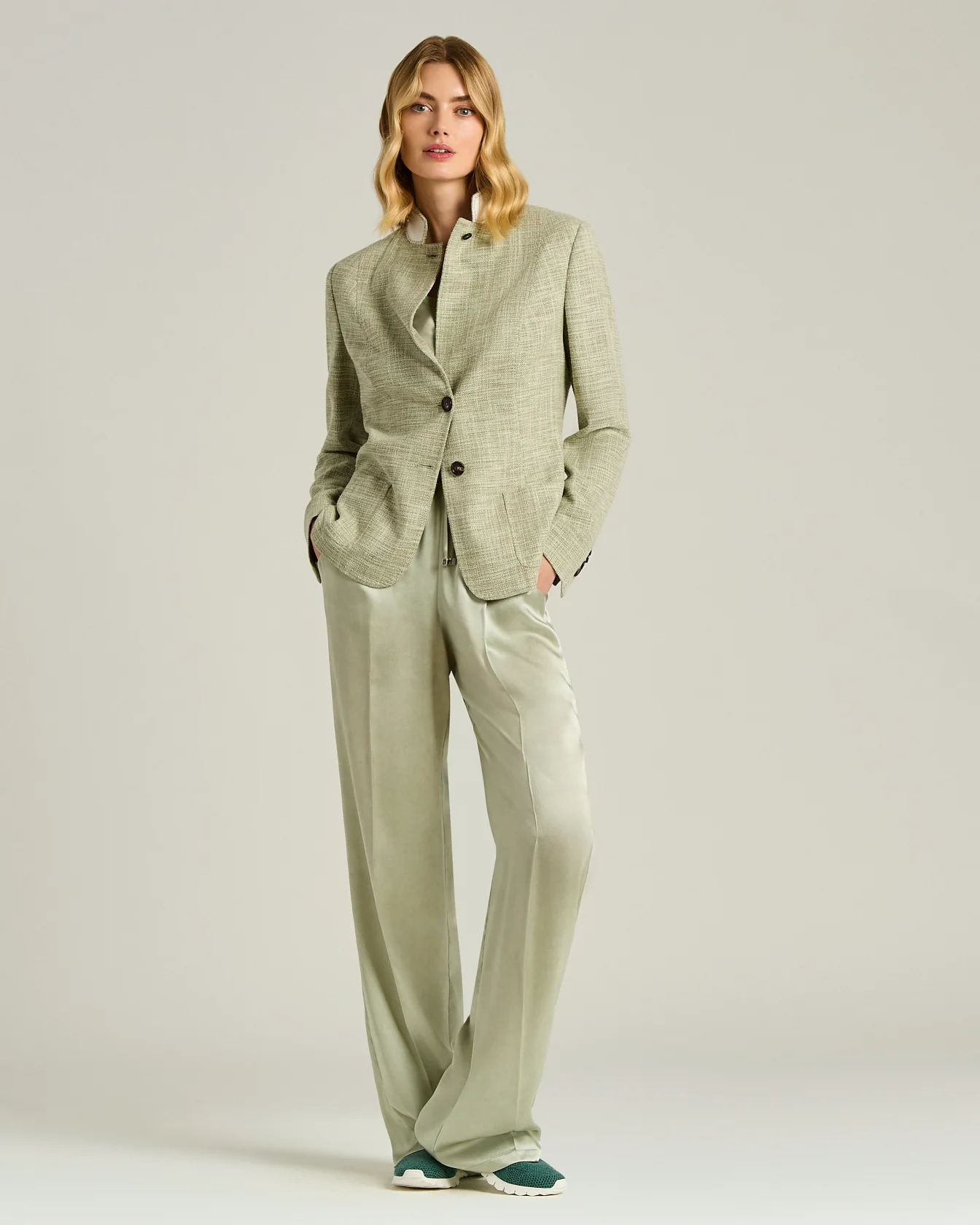 FLUID SATIN TROUSERS IN GREEN SILK - Image 5
