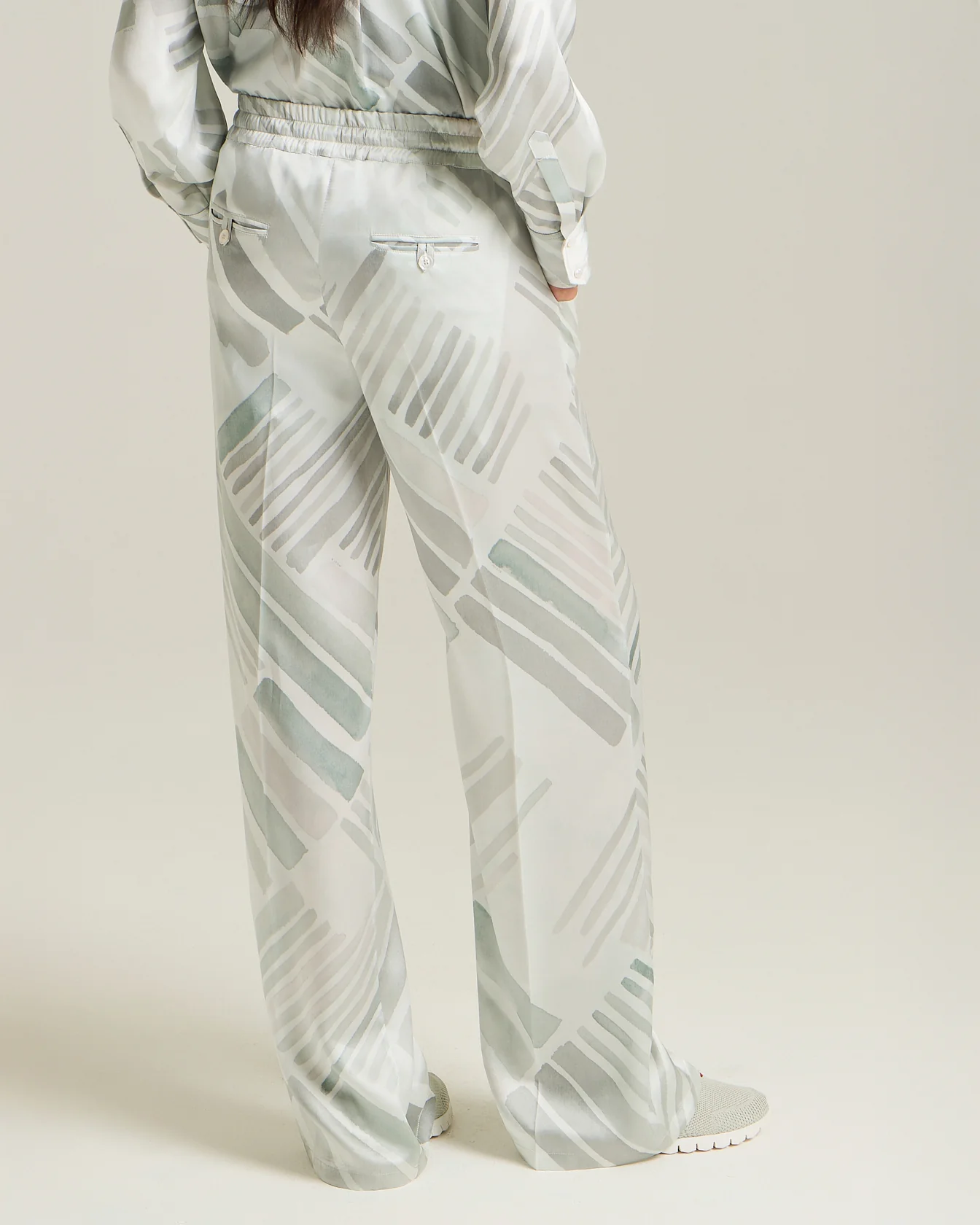 SILK TROUSERS WITH ETHNIC BRUSH PATTERN - Image 3