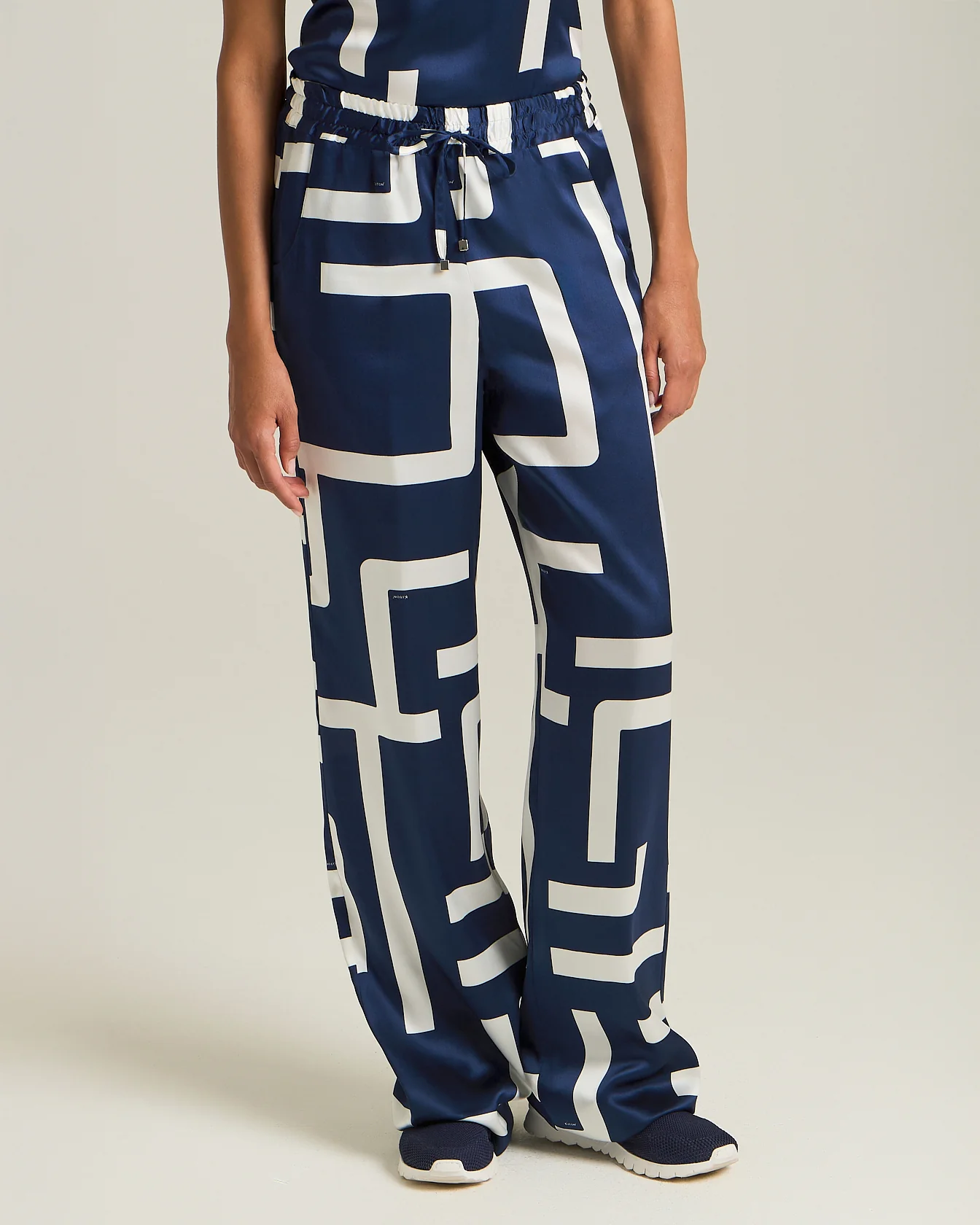 SILK TROUSERS WITH INFINITY MAZE PATTERN - Image 2