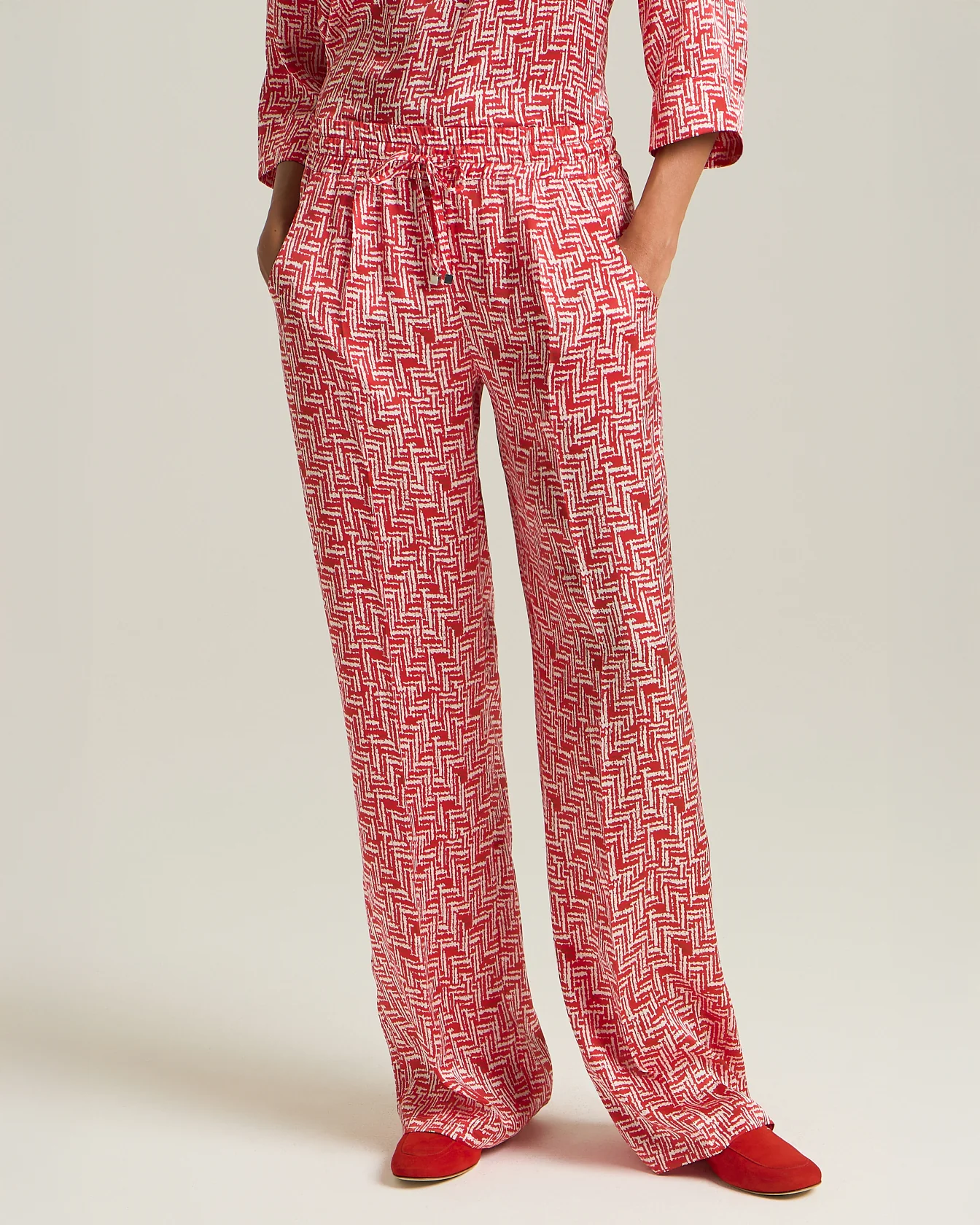 SILK TROUSERS WITH SCARLET STAIRS PATTERN - Image 2