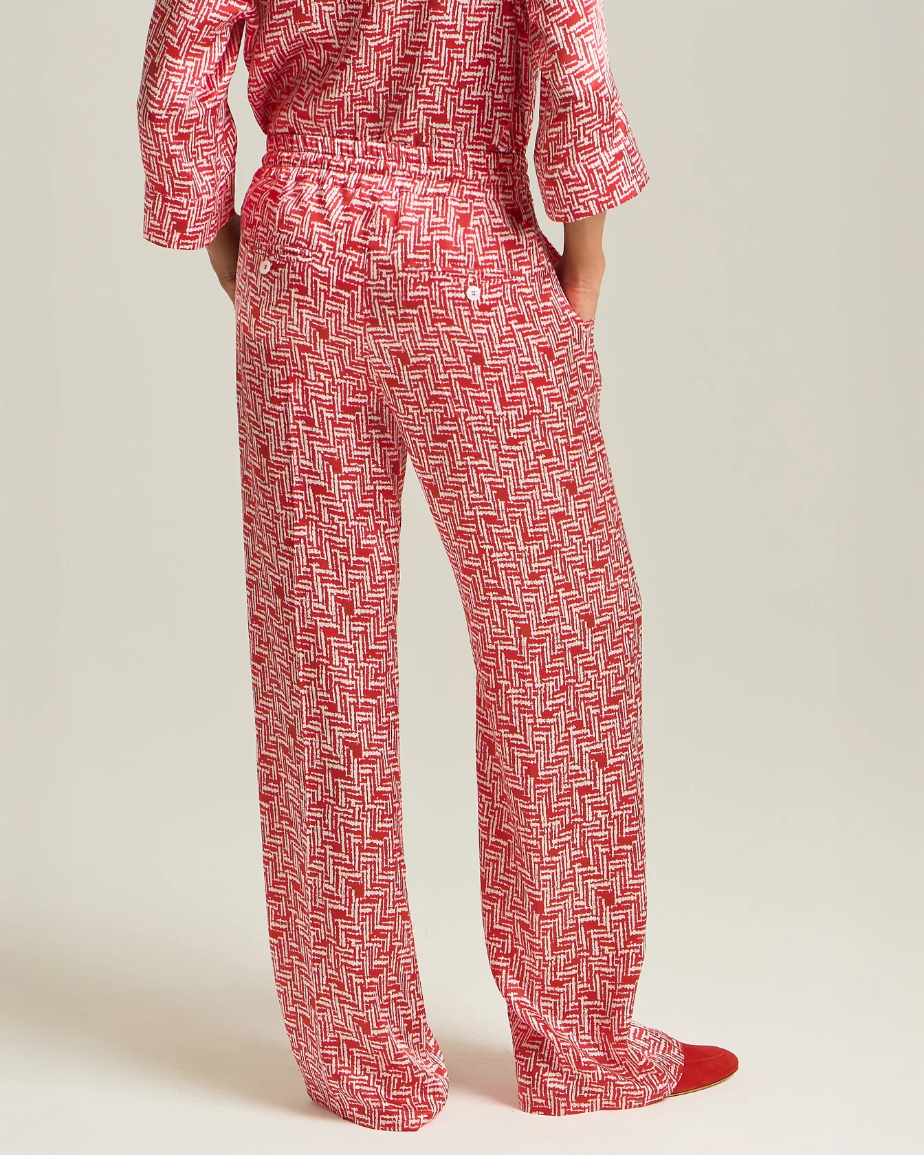 SILK TROUSERS WITH SCARLET STAIRS PATTERN - Image 3