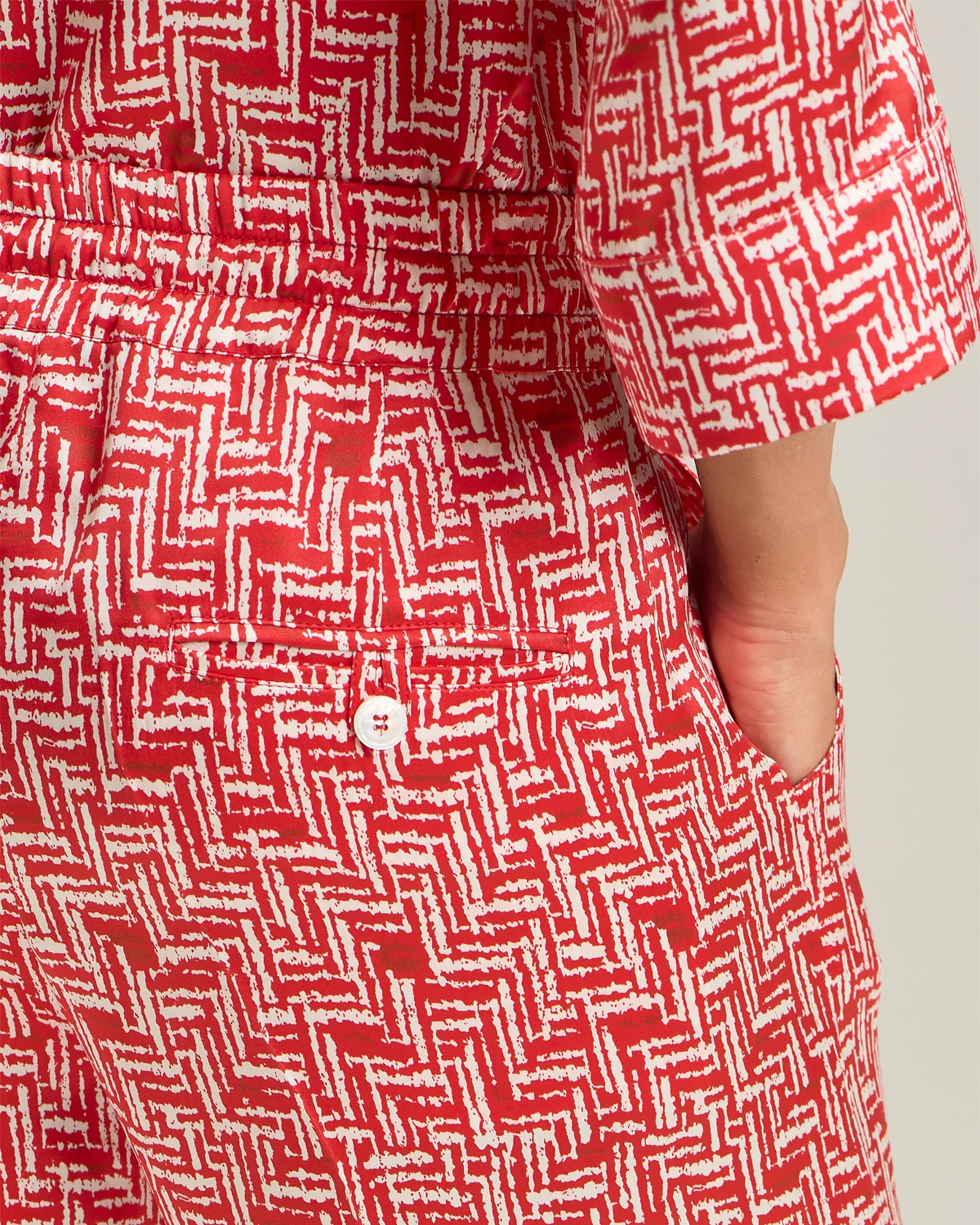SILK TROUSERS WITH SCARLET STAIRS PATTERN - Image 4