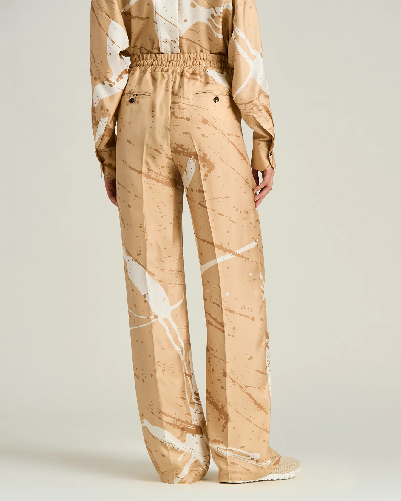 WIDE LEG TROUSERS WITH ABSTRACT PATTERN CAMEL 100% SILK - Image 3