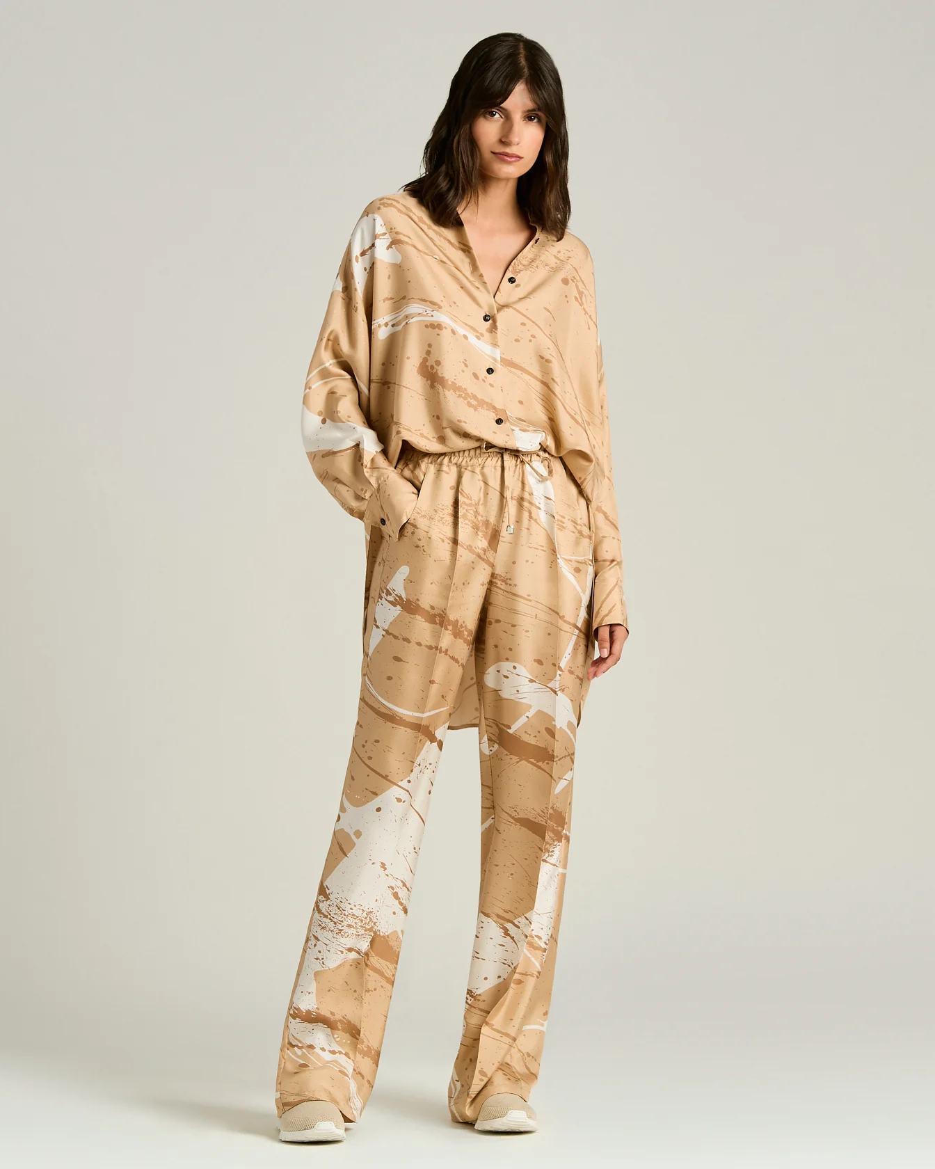 WIDE LEG TROUSERS WITH ABSTRACT PATTERN CAMEL 100% SILK - Image 5