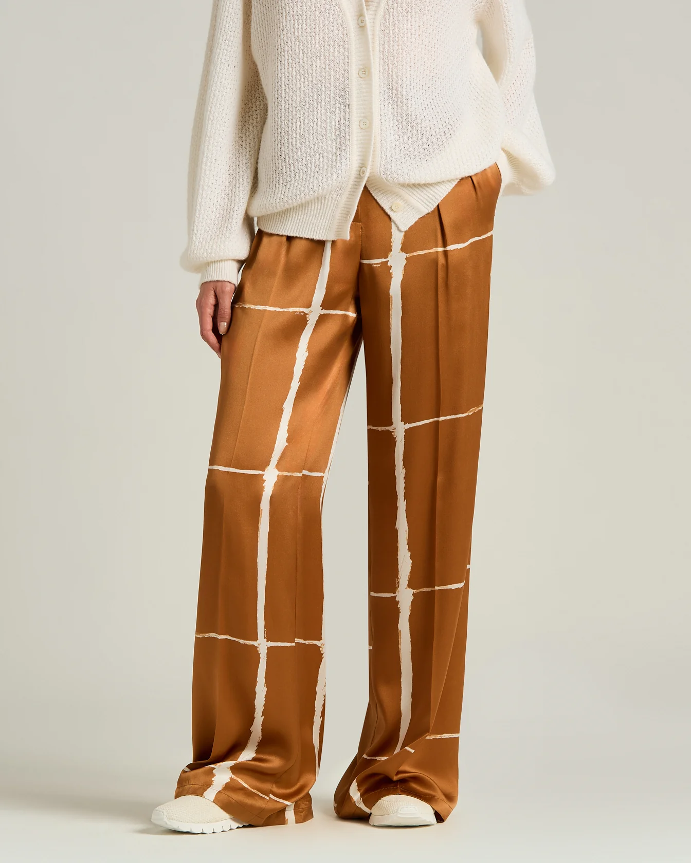 SILK SATIN TROUSERS WITH ABSTRACT PRINT IN LEATHER - Image 2