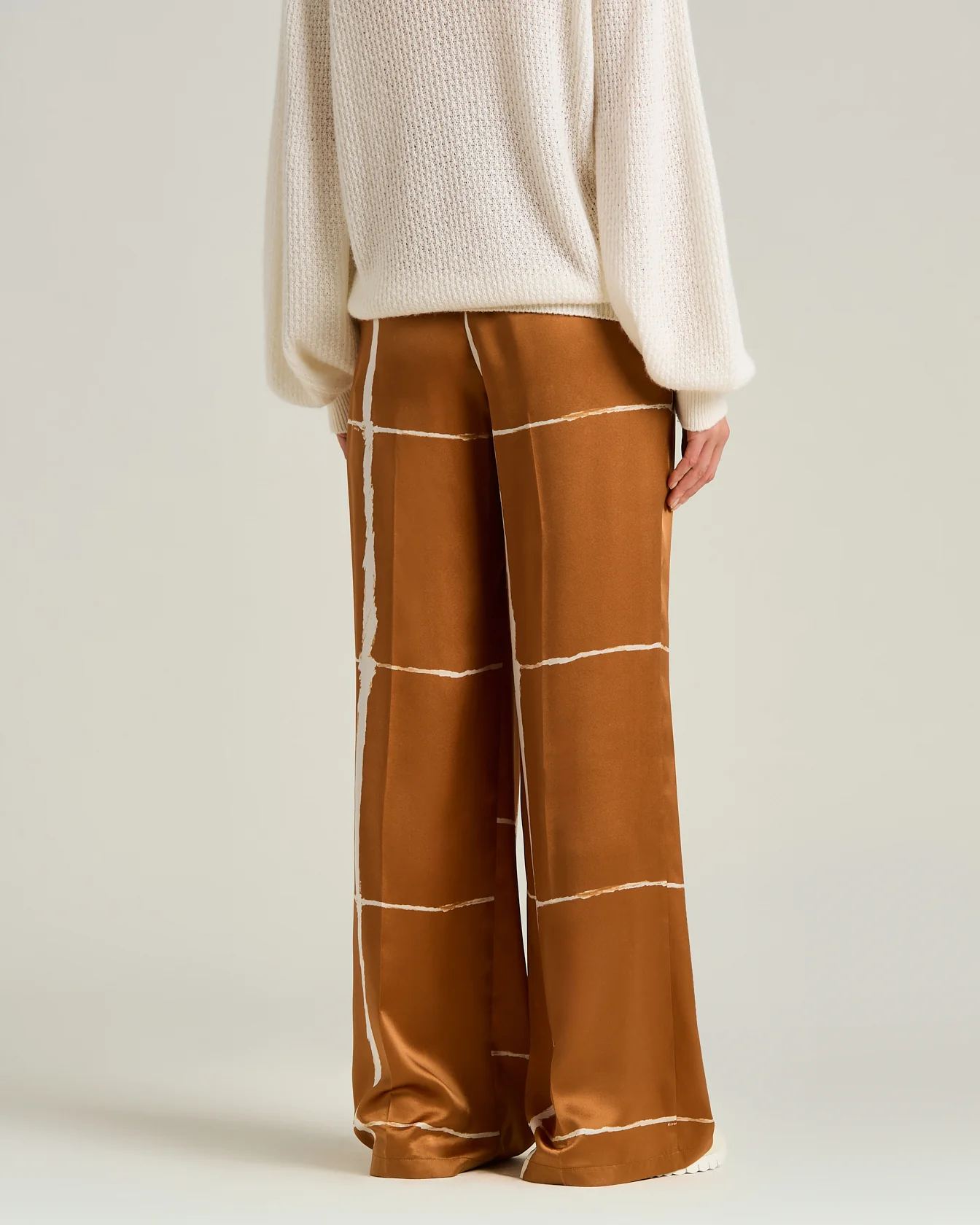 SILK SATIN TROUSERS WITH ABSTRACT PRINT IN LEATHER - Image 3