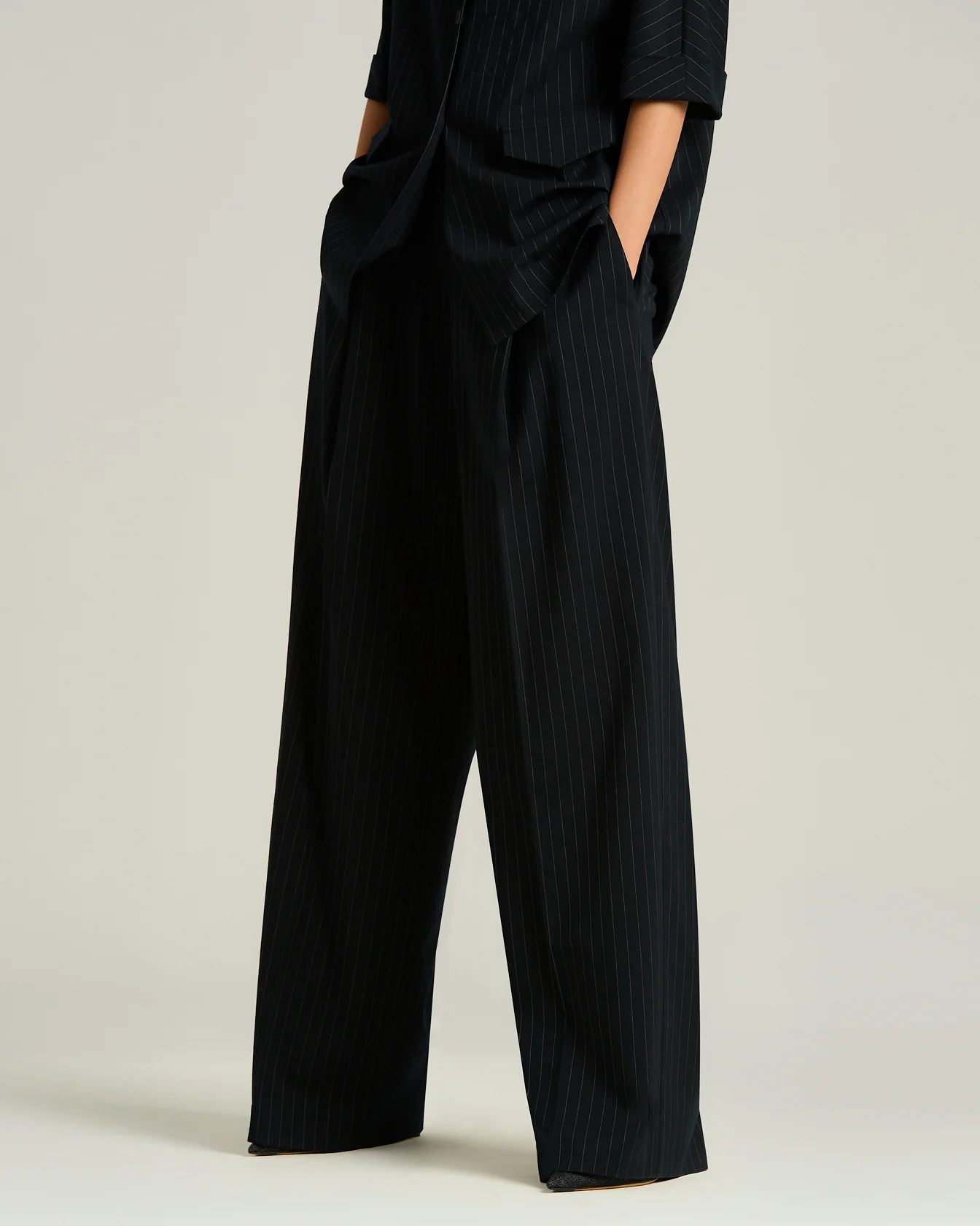 TAILORED LIGHTWEIGHT WOOL BLACK TROUSERS - Image 2