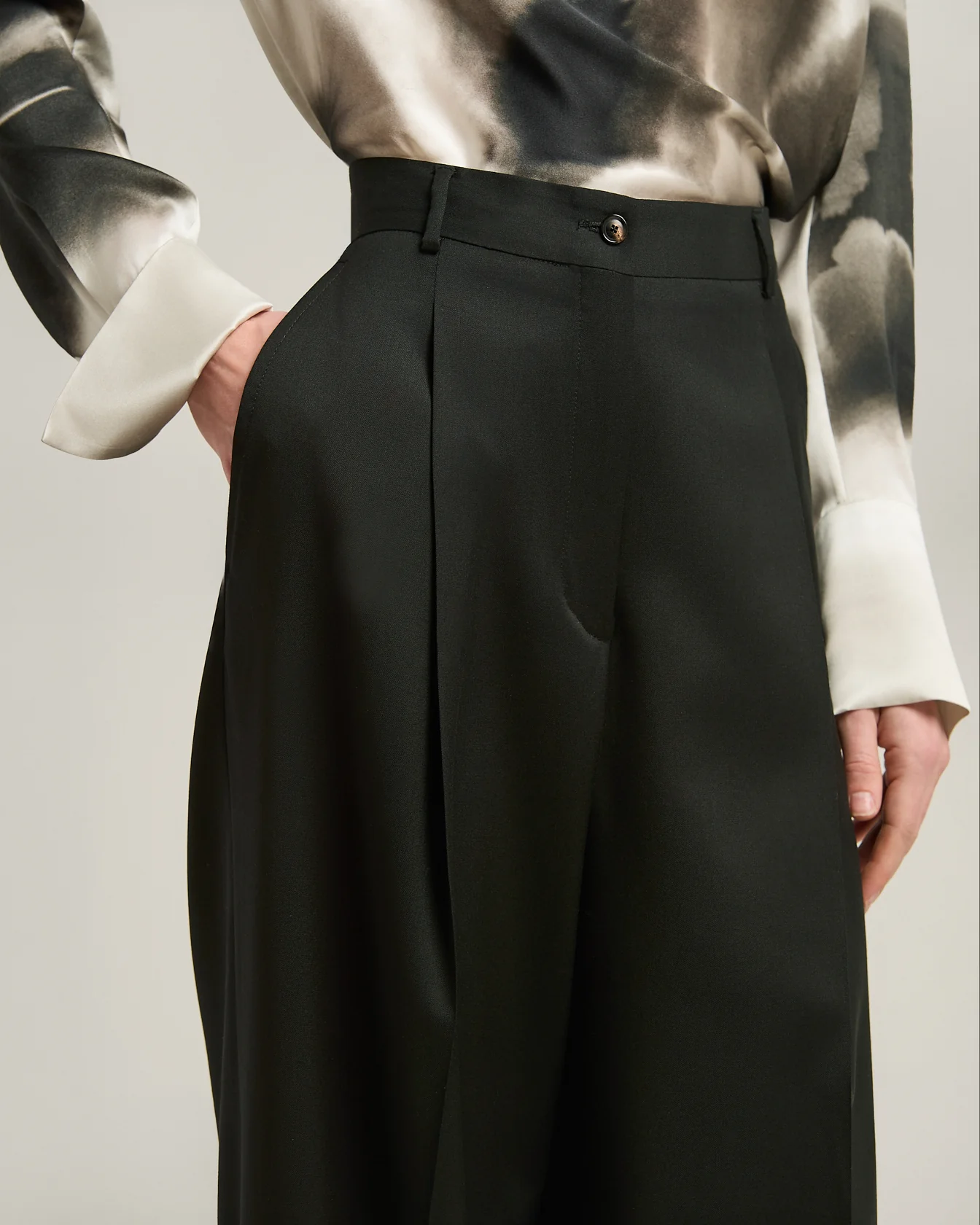 PURE WOOL TROUSERS - Image 4